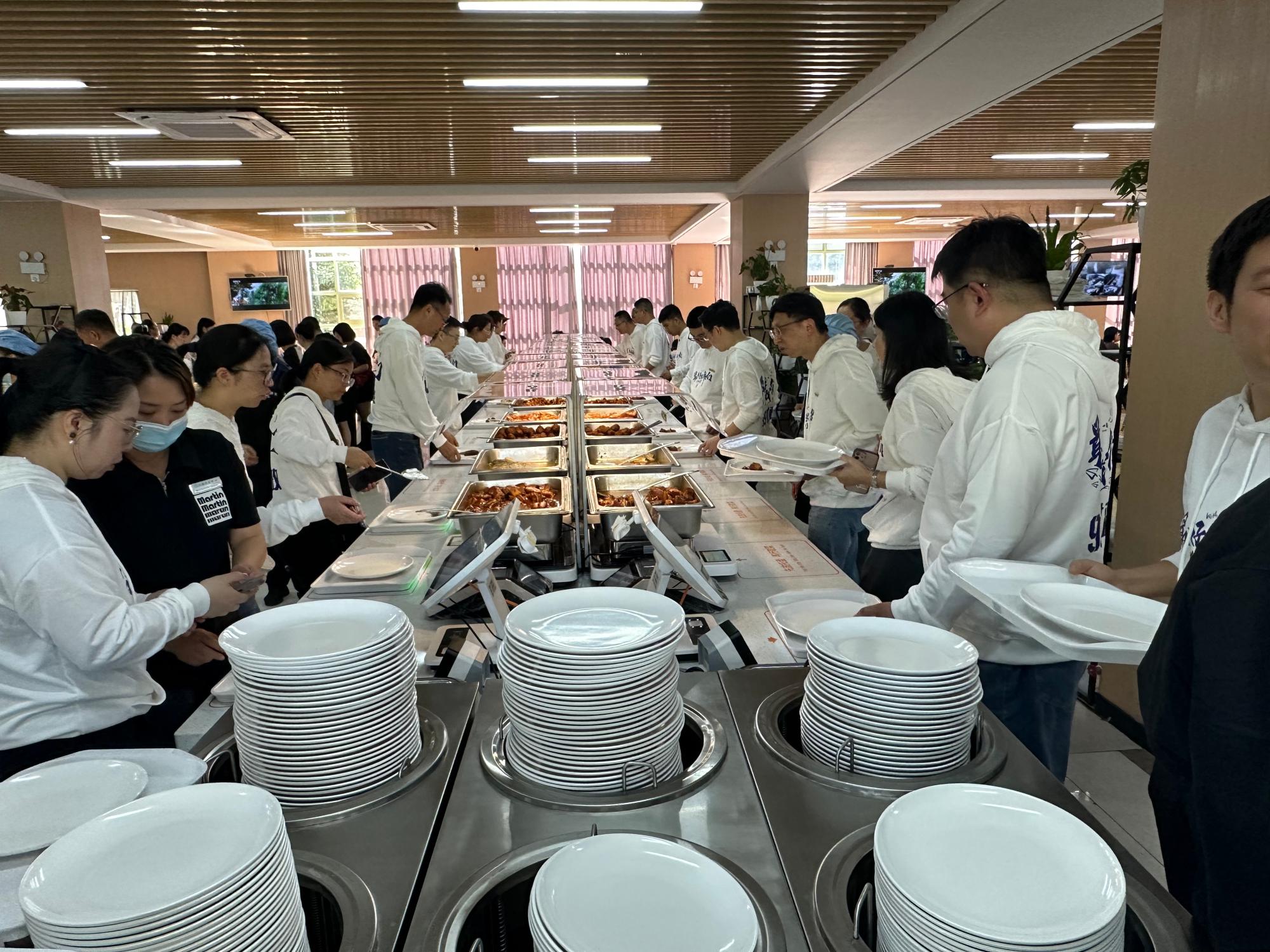 “周末经济”今年持续升温，聚会、聚餐等堂食需求周环比增长259%